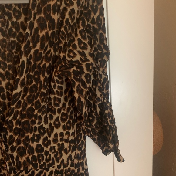 Cheetah rap/button up dress - Picture 2 of 5